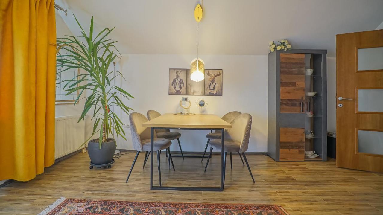 Vilux With Indoor Private Parking Apartamento Braşov Exterior foto