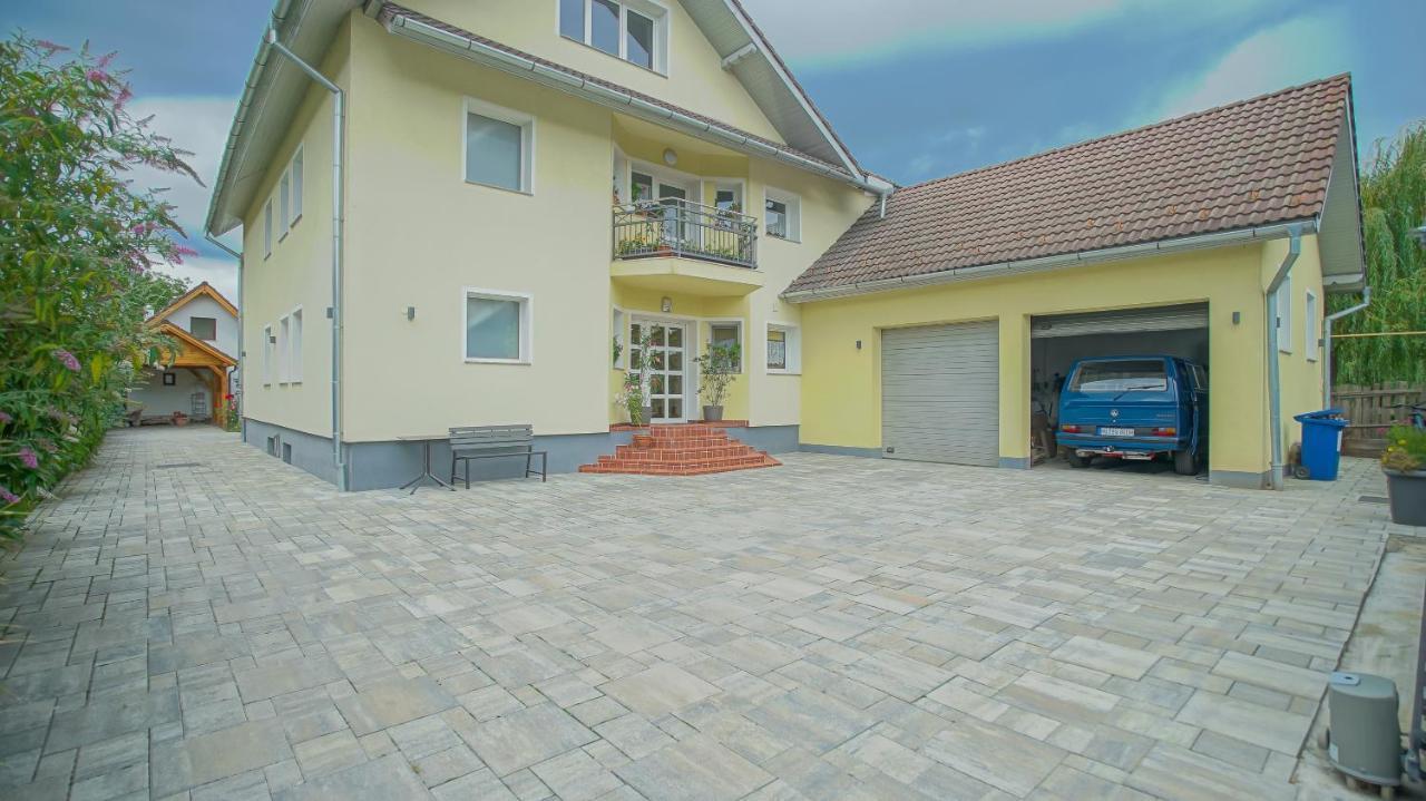 Vilux With Indoor Private Parking Apartamento Braşov Exterior foto