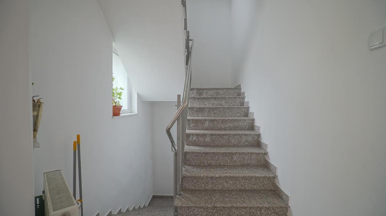 Vilux With Indoor Private Parking Apartamento Braşov Exterior foto