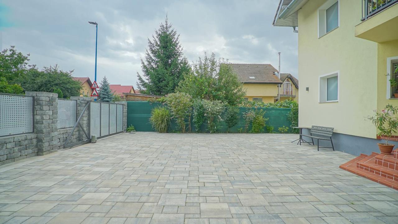 Vilux With Indoor Private Parking Apartamento Braşov Exterior foto
