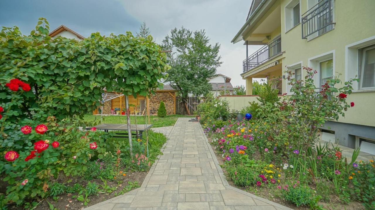 Vilux With Indoor Private Parking Apartamento Braşov Exterior foto